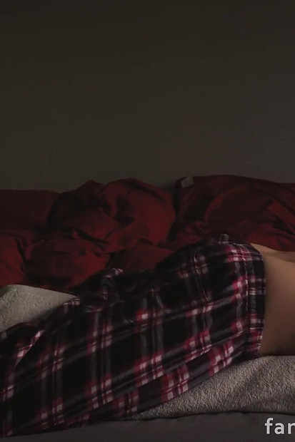 早上的例行公事. 饥渴的爸爸大声呻吟, 在你耳边说甜美的话, 梦到你的小穴