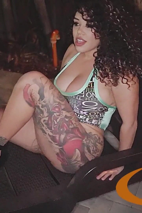 Semaj Media Mone Divine Relaxes by the Pool!!