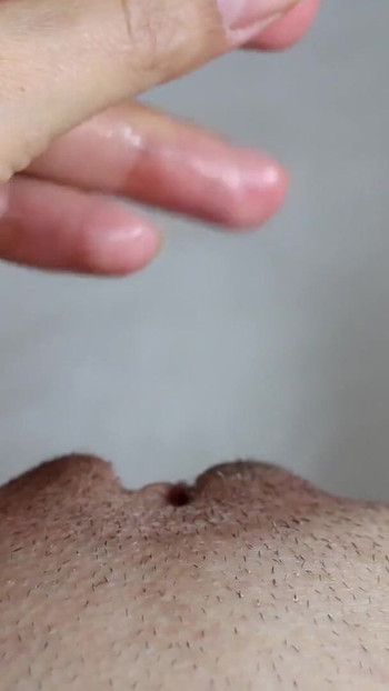 Makan pepek merah jambu saya! Penjilat kelentit membuatkan orgasme keras saya | Klip 3