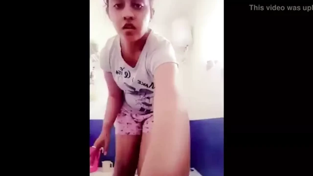 My name is Sonali, enjoy a video call with me