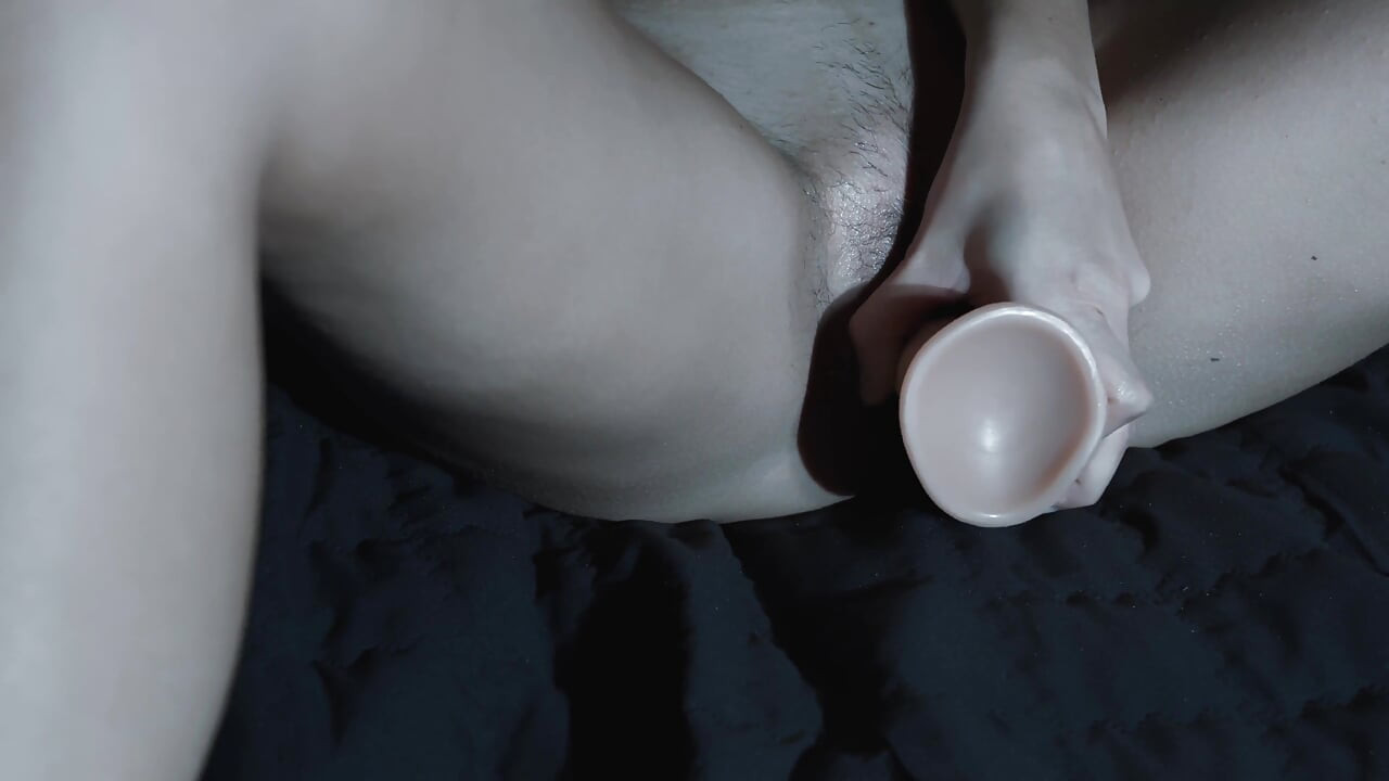 Pruebo Un Consolador Por Primera Vez Y Me Corrí Usándolo Junto Con El Vibrador