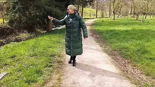 Reife Blonde Ehefrau Genießt Sex Halb Nackt