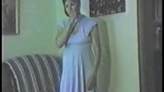 Vintage Ehefrau Donna blauen Kleid Striptease