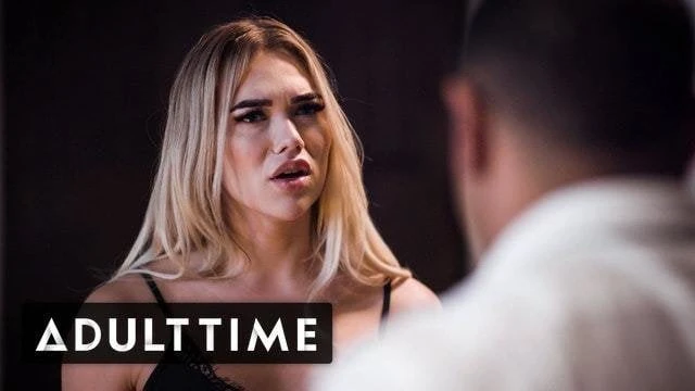 Gammaldags styvpappa fascinerad av Emma Roses kuk