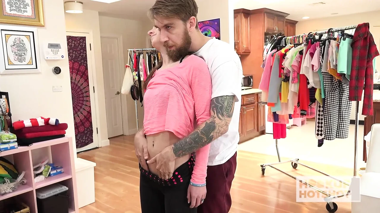 BTS - Tiny Babe Avery Moon Loves To Get Fucked By Bryan Gozzling!