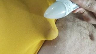 Cumming in yellow pantyhose