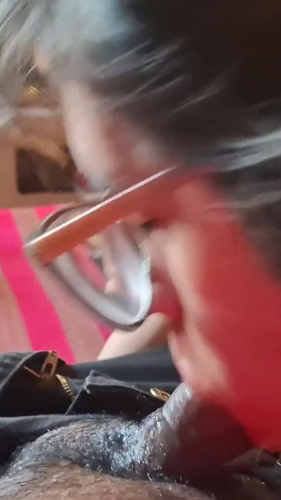 Büyük olgun erkek arkadaşıma oral seks | Klip 1