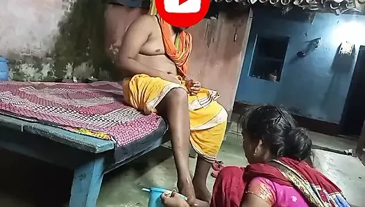 Deshi 农村妻子与 baba 肮脏的谈话口交性印地语性爱分享