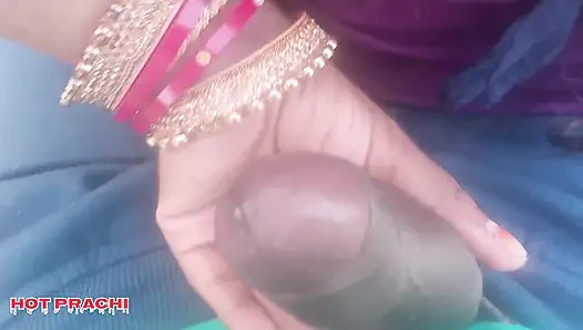 Desi Goan ki bhabhi din ko chupke aayi jungle me chudne, Desi village bhabhi fuck in jungle at evening