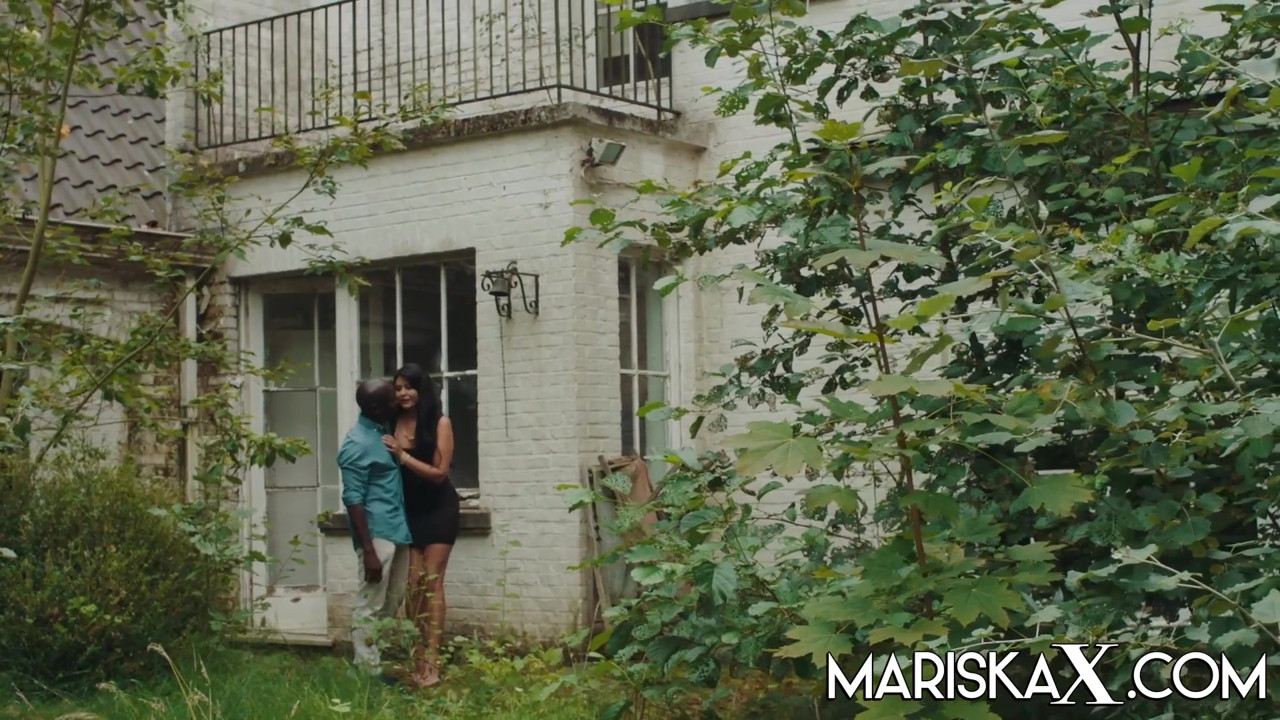 夫がbbcに提供するmariskax mariska