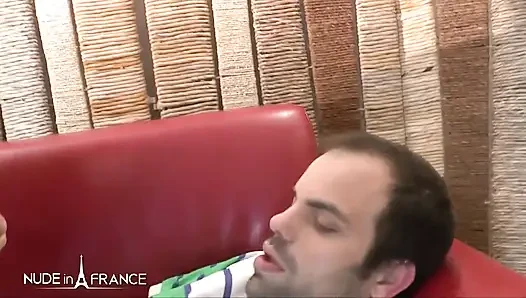 Толстушку-пуму Наташу трахают в задницу и фистят
