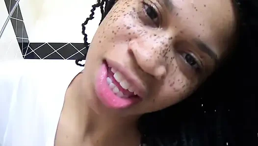 Nasses t-shirt Zeit-göttin Rosie Reed nasses tee necken mit kleinen titten-1080p HD