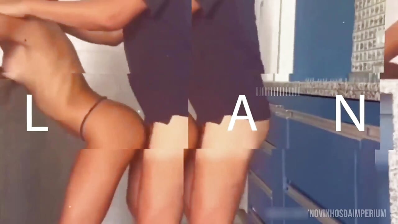 Novinha Was Almost Caught in the Act Having Sex on the Beach