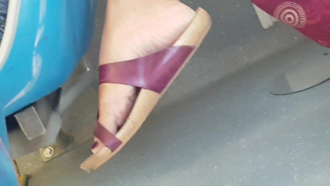 Nice short haired brunete feet