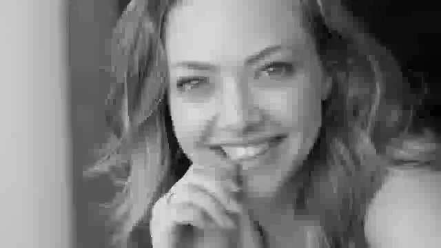 VIDAGE DE COUILLES EN REGLE SUR AMANDA SEYFRIED