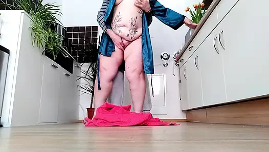 Bringing his stepmother to orgasm