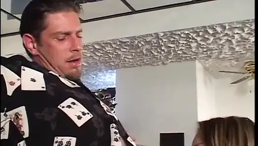 Büyük yarak emiyor seksi amcık yalıyor