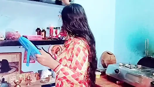 Asyalı Hintli desi kız arkadaş mms sert sikişiyor ve sansasyonel ön sevişme videosunu seviyor