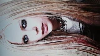 Avril Lavigne Cumshot 4