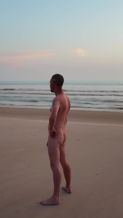 Lonly Beach