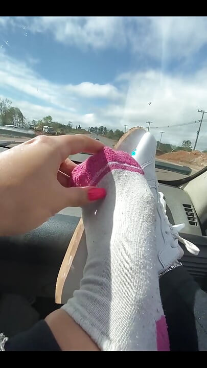 Đôi chân ướt át và mệt mỏi