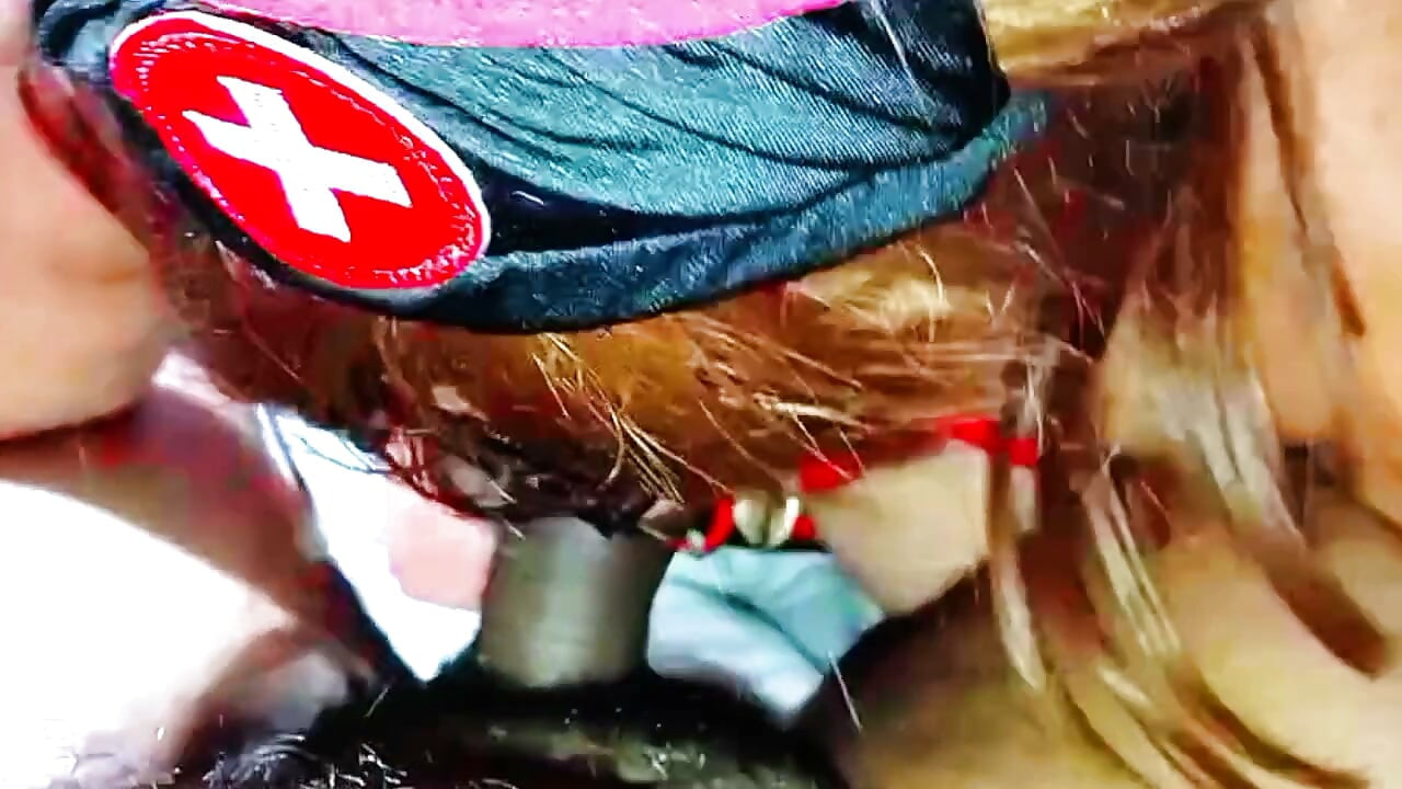 אחות בדימוס בת 65 מגיעה לאורגזמה כשהיא מרגישה את הזין שלי בתוכה