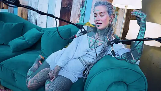 Aku berbicara tentang f - fear - asmr podcast sfw berbicara tentang gadis gothic bertato rambut gimbal