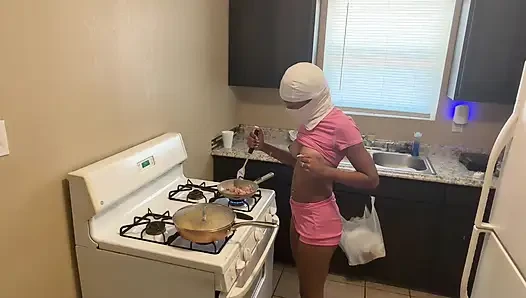 Hot babe naked making breakfast for her boyfriend m