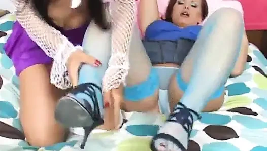 May-Lin jilat kaki lanna