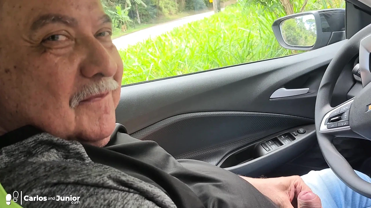 Daddy Getting Sucked off by His Boy in the Car