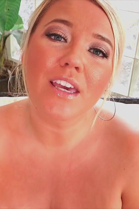 수영장 소년과 섹스하는 밀프 젖탱이