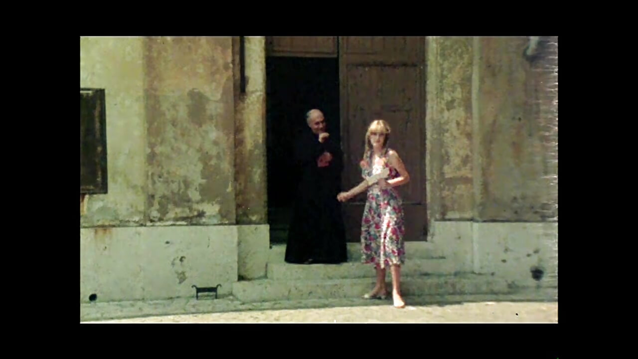 Moana Pozzi in: "Valentina Ragazza in Calore" - (Original