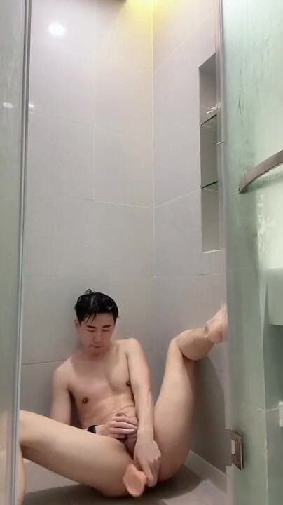 Stunning moment from "The secret of bathing"