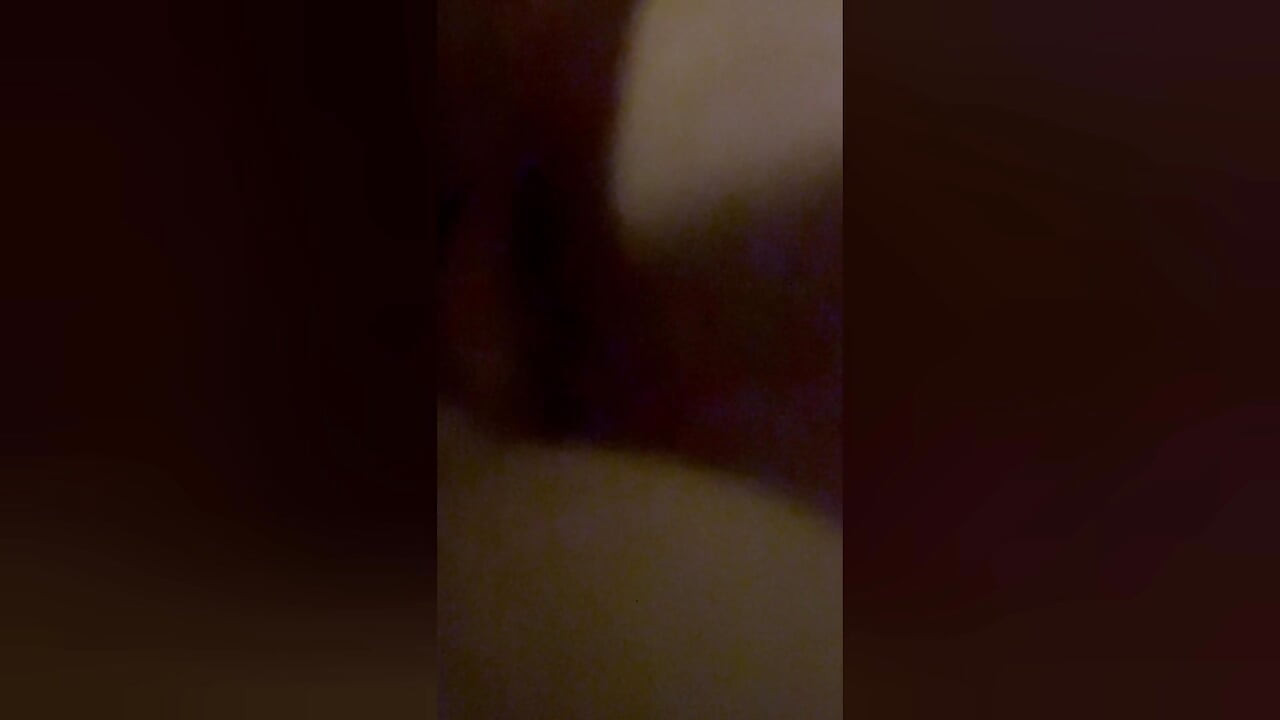 Hete vrouw met grote tieten wordt geneukt