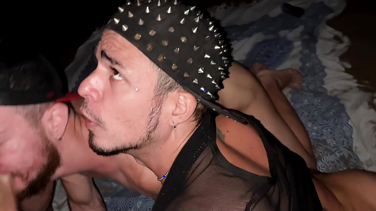 Threesome Leo, Sergio and Maxence Fucks in the Dunes at Night