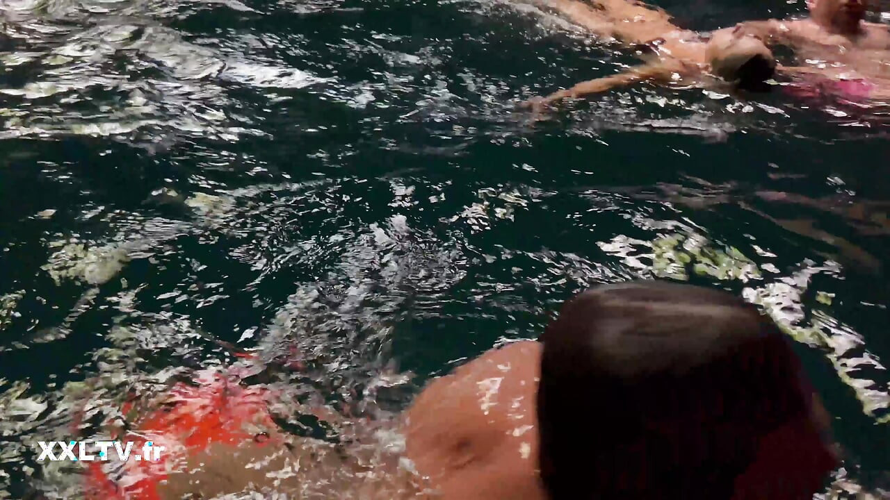 Foursome with Rebecca Volpetti and Tiffany Leiddi in Mexico