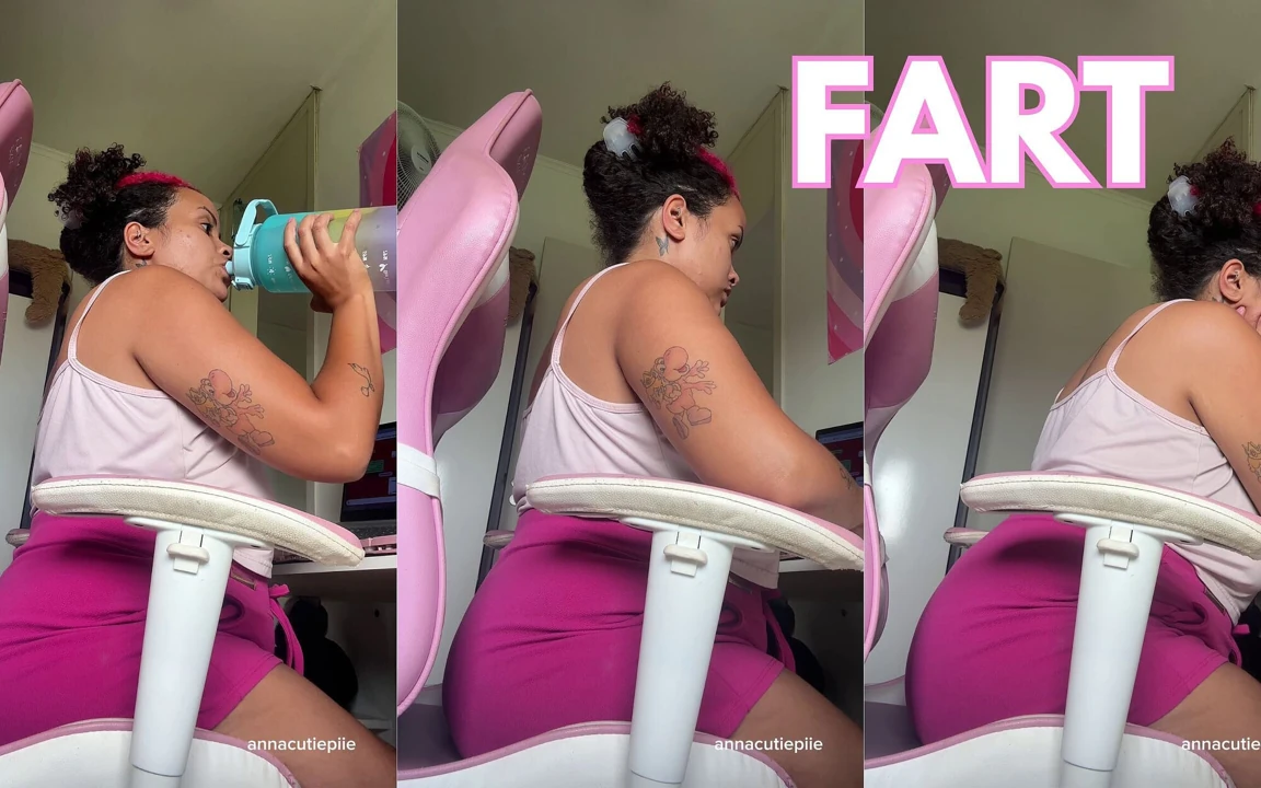 Home Office Workday Chubby Girl Natural Loud Farts Computer Desk Vibes