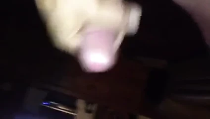 Birini ovuşturuyorum