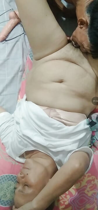 Top to bottom shots .eating pussy so creamy