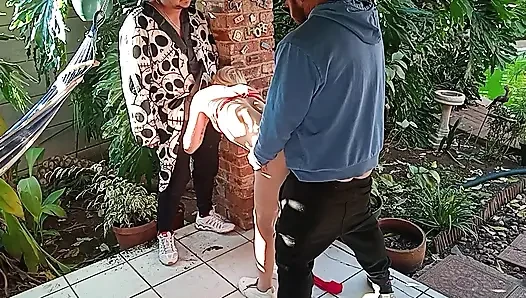 Blondine genießt einen schwanz
