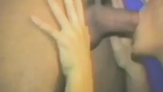 Şımarık sarışın yeni bir pozisyon için başvuruyor