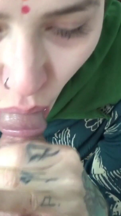 Key moment from "Fucking Iranian Tight Pussy Girl - Porn Irani Jadid"