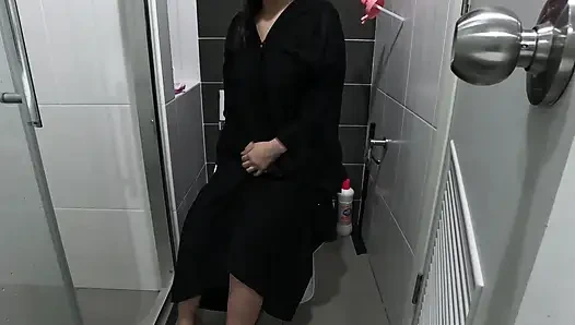 Arab Sex in the Toilet Fucked for Reward