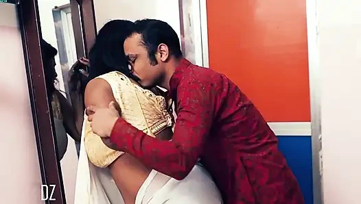 Yeni Evli Evli Kadın Banyodan Sonra Dewar Raw Hintçe Ses Kaydıyla Sikiliyor