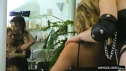 Gefesselte Lust Dominante Herrin peitscht Sub