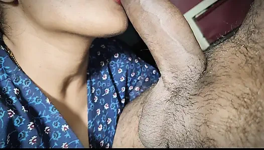 Patronumun karısı evde yokken sikimi emmem ve döl yemem için bana ekstra para veriyor