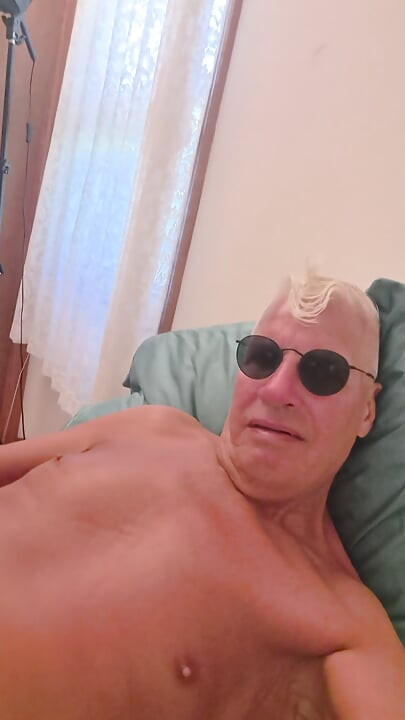 Hot gay cock.