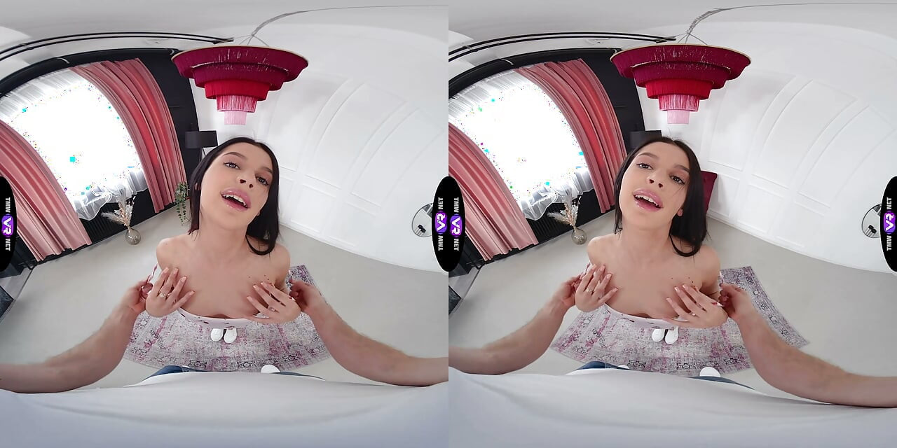Shopping Fantasies Make Asandra Dewy Beg For Hard Sex - TmwVRnet