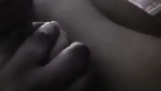 Große schwarze titten spielen asmr!!