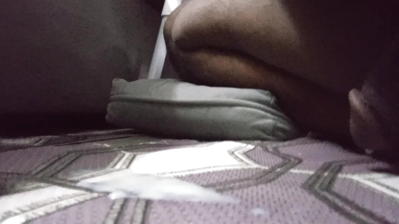 A big-assed woman from Saudi Arabia saw me and started shaking her ass, then came home and watched my performance.